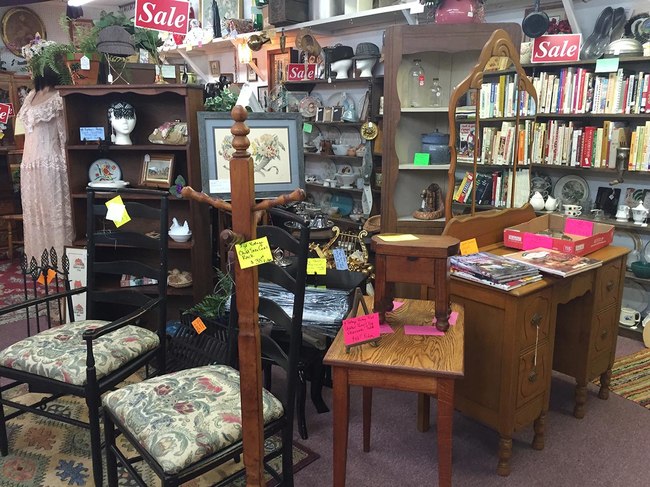 Store Gallery - King Antique Mall